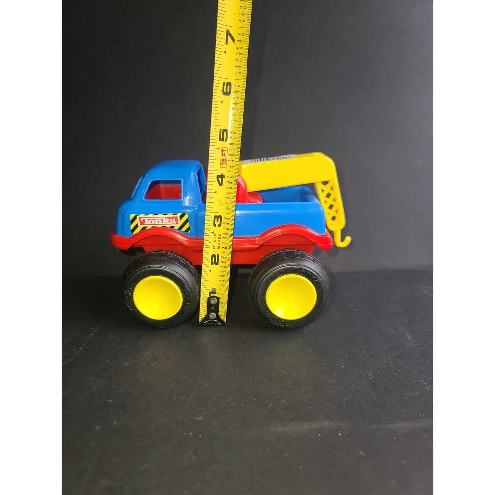 Vintage My First Tonka Tough Junior TOW TRUCK Model 76810 Hasbro Blue Red Yellow